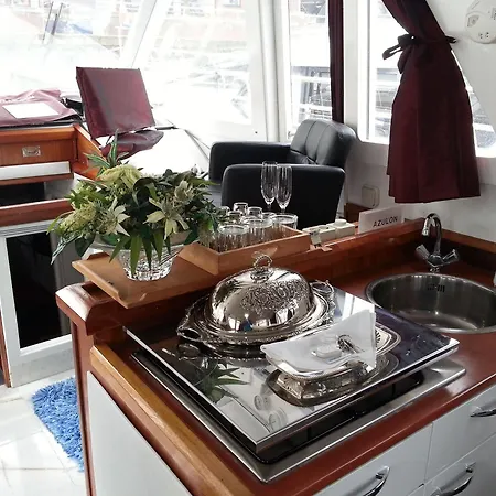 Maria Callas Yachthotel Hotel en barco 4*